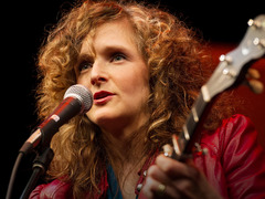 Abigail Washburn: Building US-China relations ... by banjo