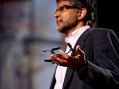 Vijay Kumar: Robots that fly ... and cooperate