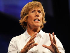 Diana Nyad: Extreme swimming with the world's most dangerous jellyfish